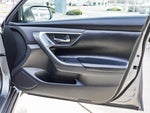 2016 Altima Thumbnail 27