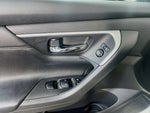 2016 Altima Thumbnail 15