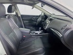 2016 Altima Thumbnail 26