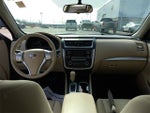 2016 Altima Thumbnail 17
