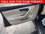 2016 Altima Thumbnail 2
