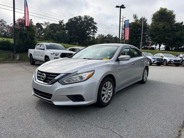 2018 Nissan Altima - $10,977