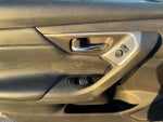 2015 Altima Thumbnail 22
