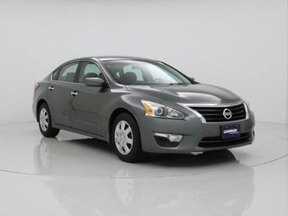 2015 Nissan Altima with Gun Metallic Exterior