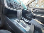 2016 Altima Thumbnail 14