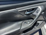 2016 Altima Thumbnail 15