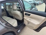 2016 Altima Thumbnail 42