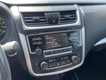 2017 Altima Thumbnail 3