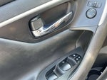 2017 Altima Thumbnail 11