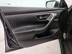 2017 Altima Thumbnail 12