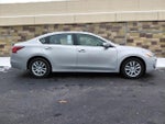 2015 Altima Thumbnail 3