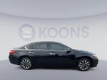 2017 Altima Thumbnail 6