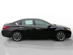 2017 Altima Thumbnail 6