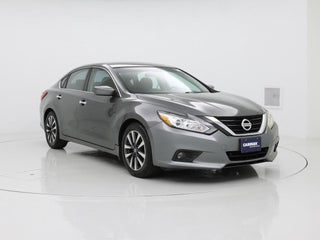 2017 Nissan Altima with Gun Metallic Exterior