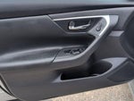 2017 Altima Thumbnail 18