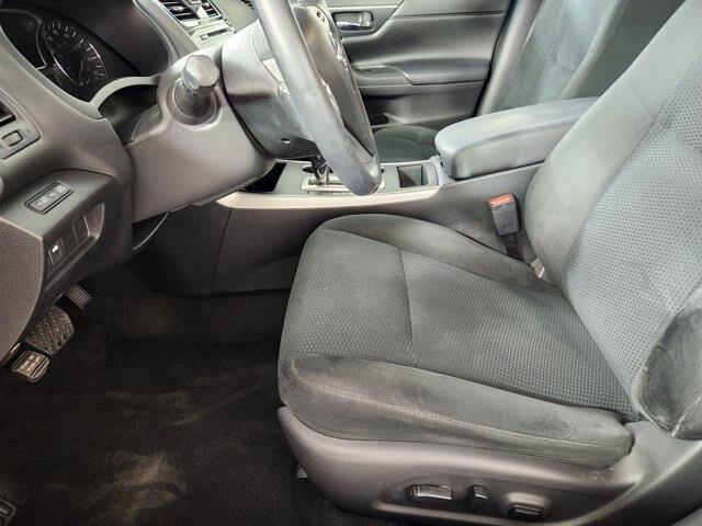 2015 Nissan Altima - $9,815