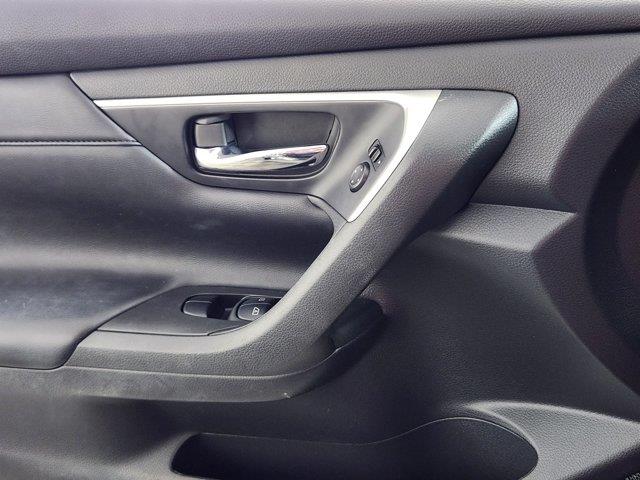 2015 Nissan Altima - $9,815