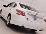 2015 Altima Thumbnail 29