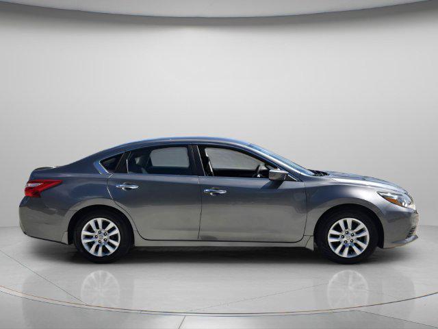 2016 Nissan Altima - $7,439