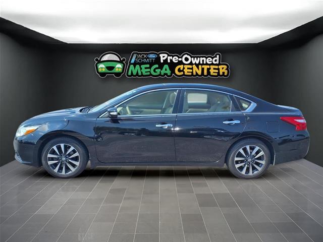 2016 Nissan Altima - $7,500