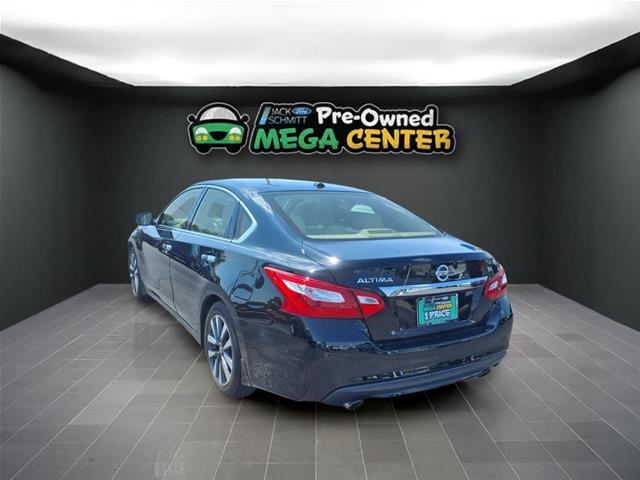 2016 Nissan Altima - $7,500