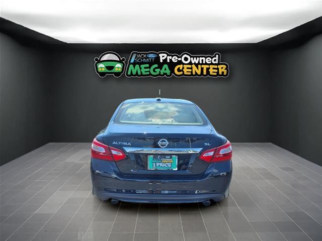 2016 Nissan Altima - $7,500