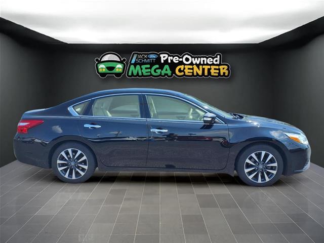 2016 Nissan Altima - $7,500