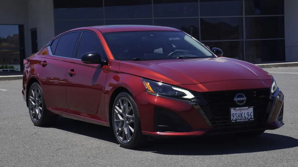 2023 Nissan Altima 2.0 SR