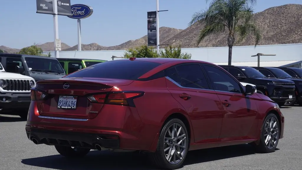 2023 Nissan Altima 2.0 SR