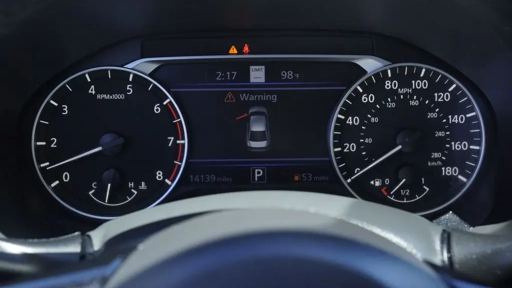 2023 Nissan Altima 2.0 SR
