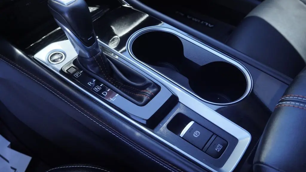 2023 Nissan Altima 2.0 SR