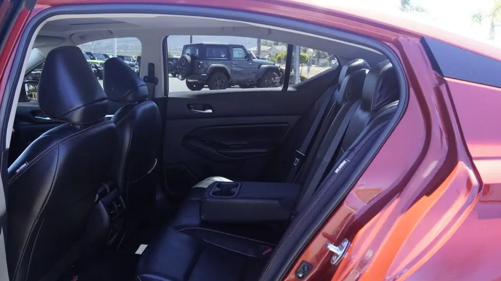2023 Nissan Altima 2.0 SR