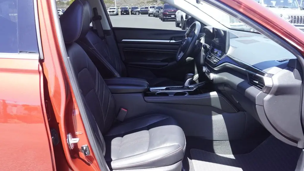 2023 Nissan Altima 2.0 SR