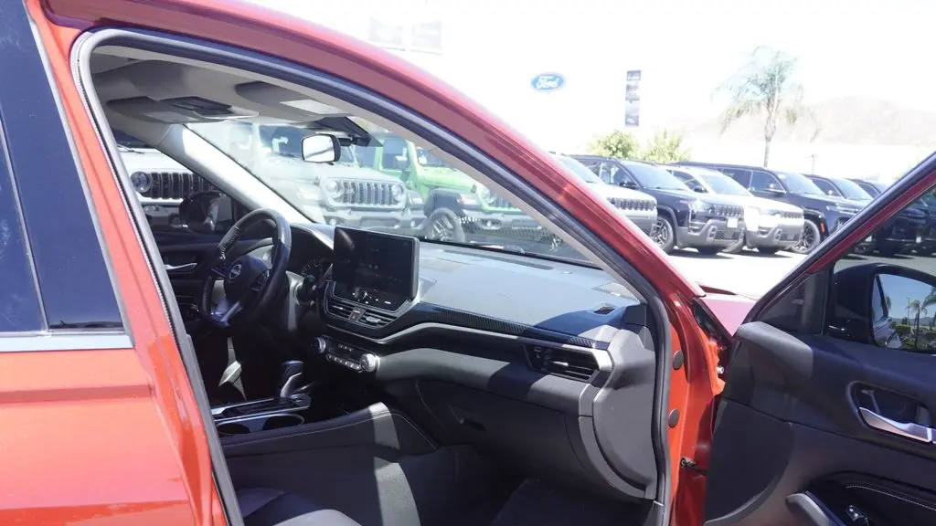 2023 Nissan Altima 2.0 SR