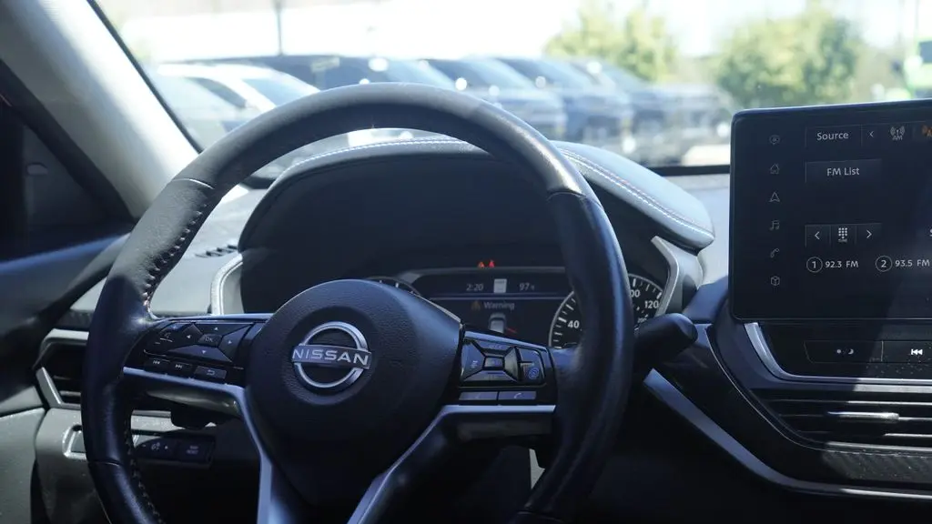 2023 Nissan Altima 2.0 SR