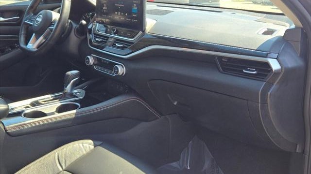 2023 Nissan Altima 2.0 SR