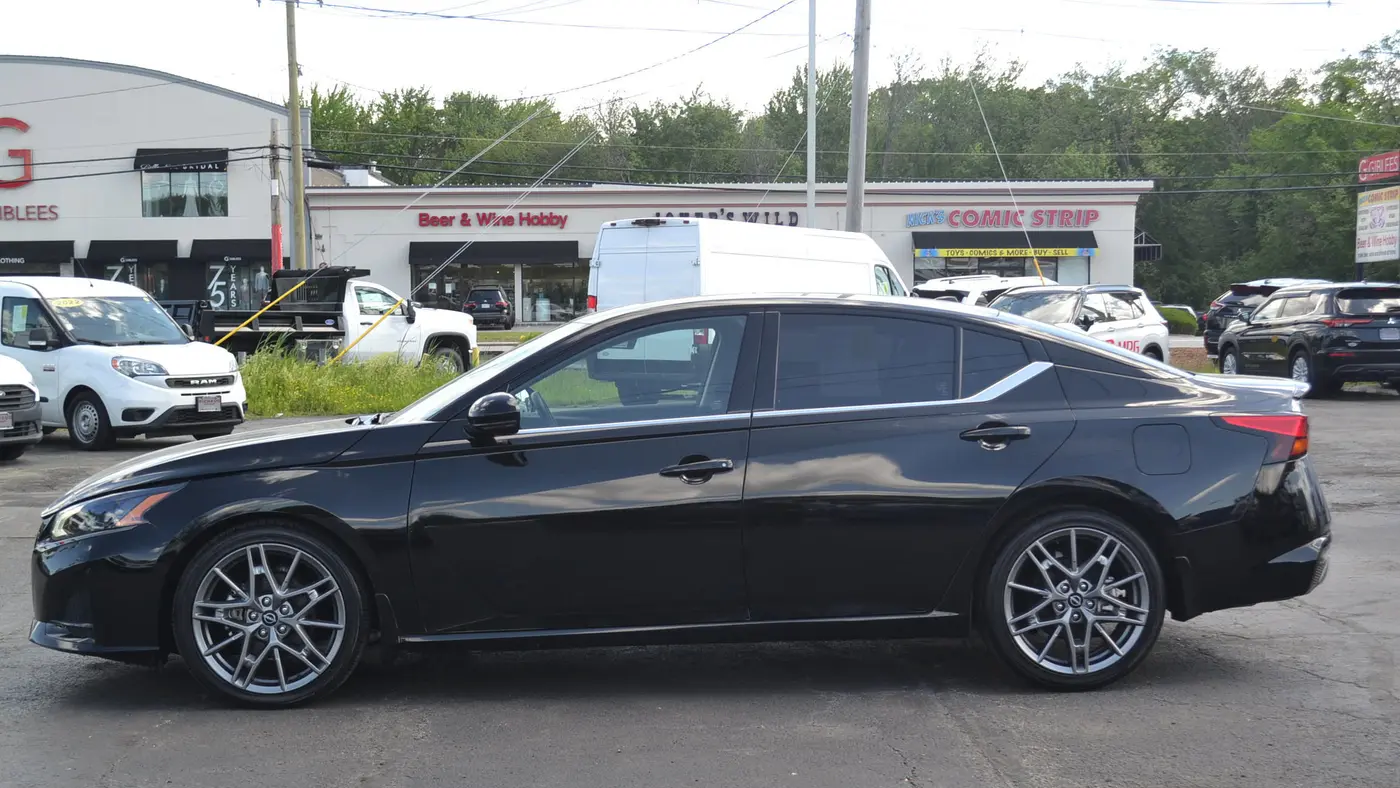 2024 Nissan Altima 2.0 SR