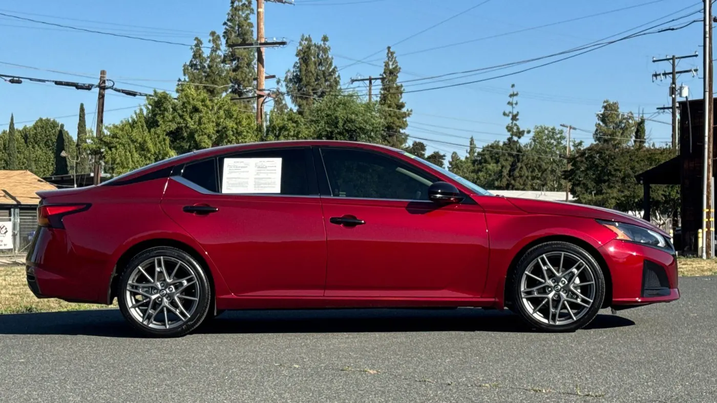 2023 Nissan Altima 2.0 SR