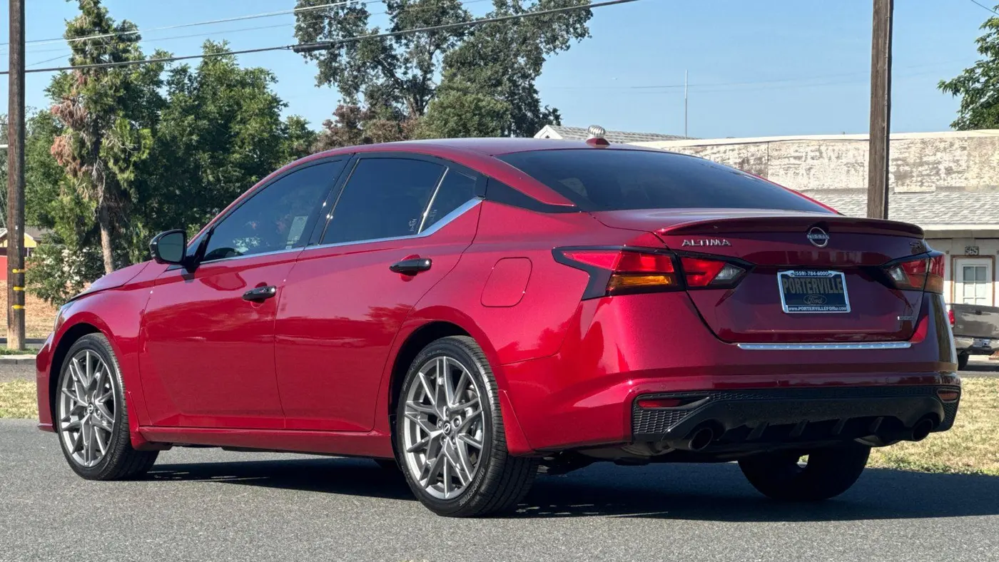 2023 Nissan Altima 2.0 SR
