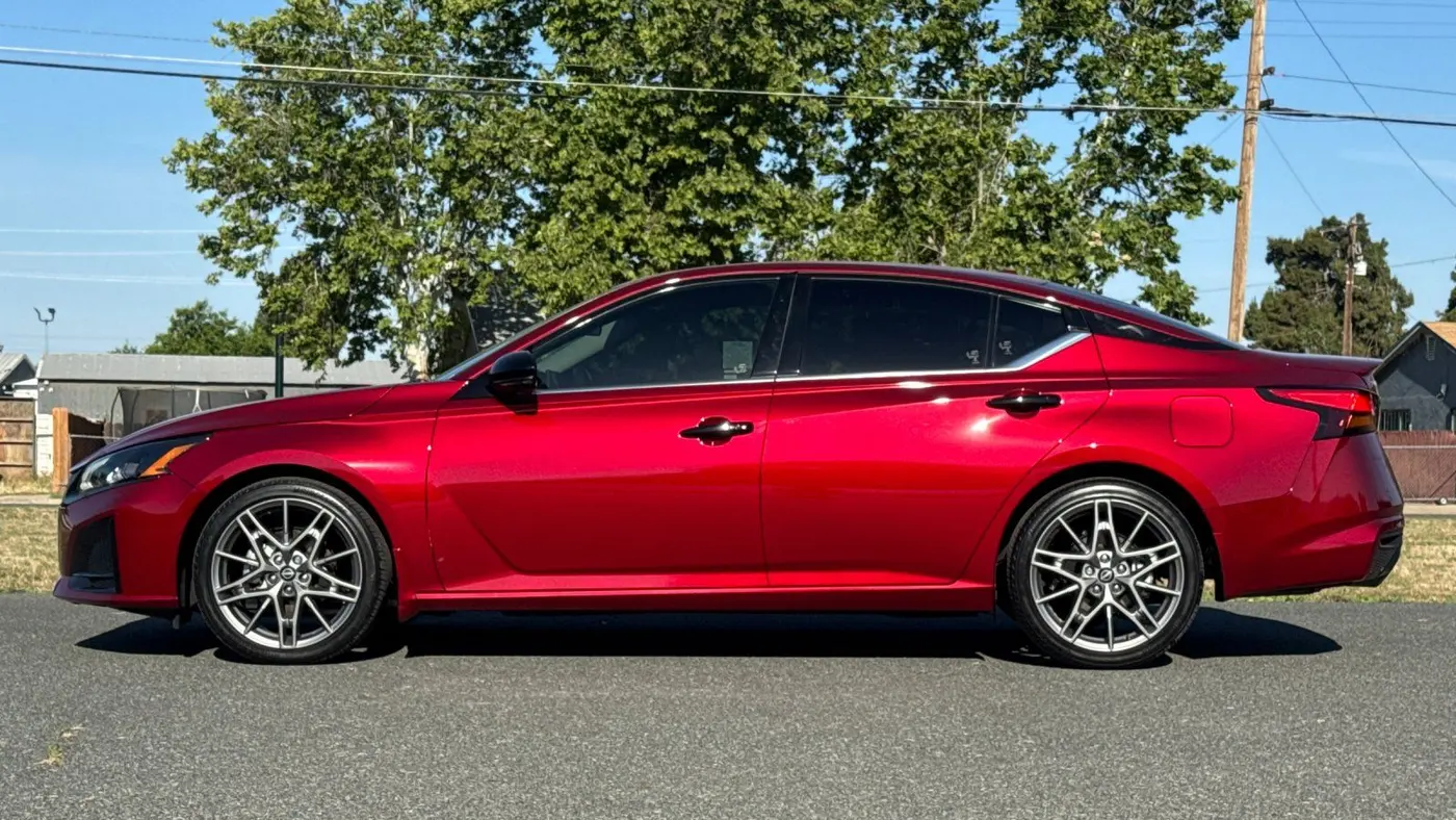 2023 Nissan Altima 2.0 SR