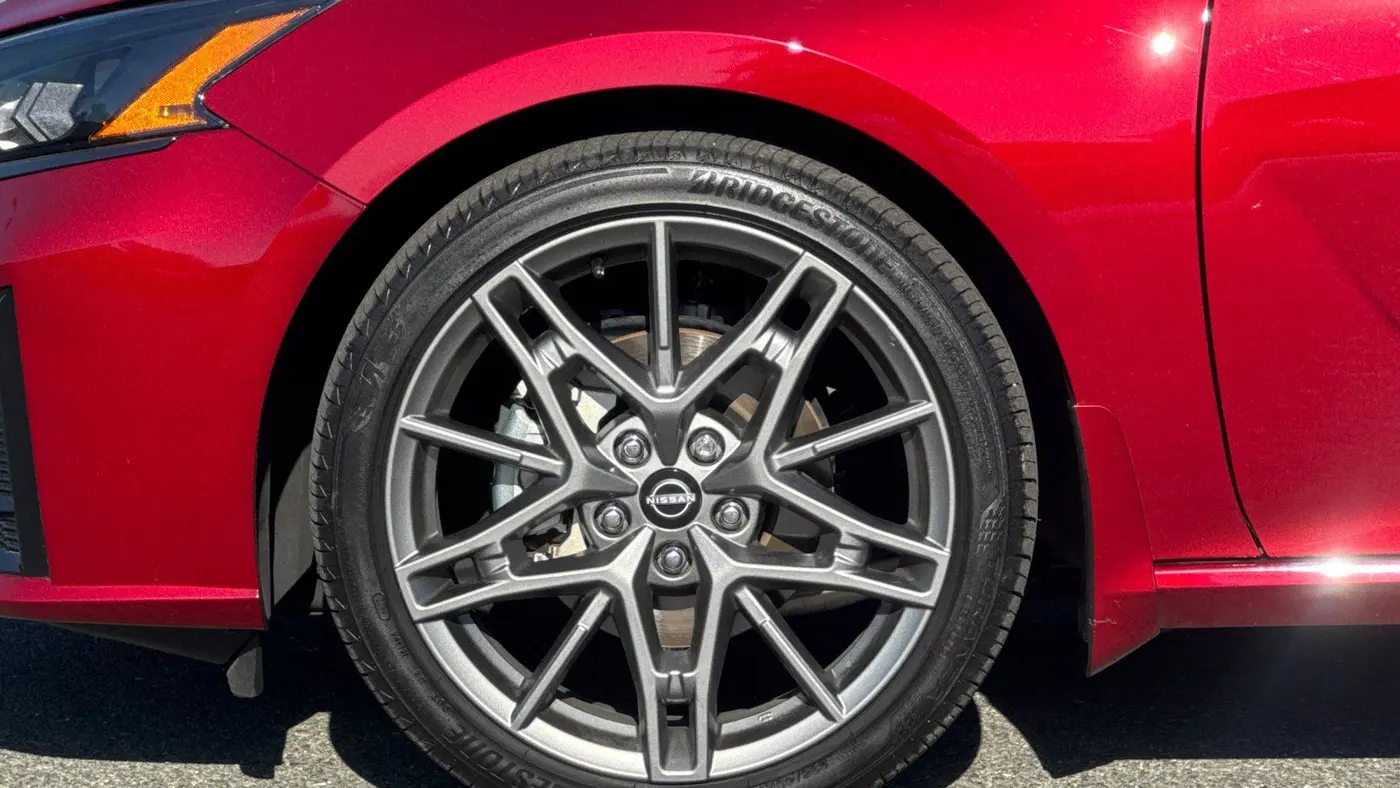 2023 Nissan Altima 2.0 SR