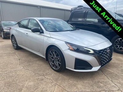 2023 Nissan Altima 2.0 SR 4DR Sedan