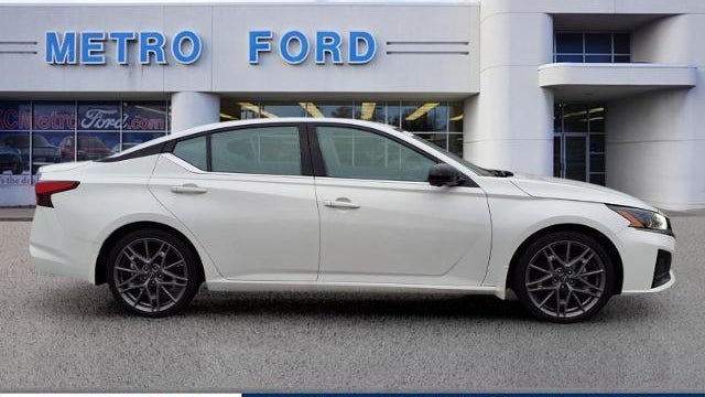2024 Nissan Altima 2.0 SR