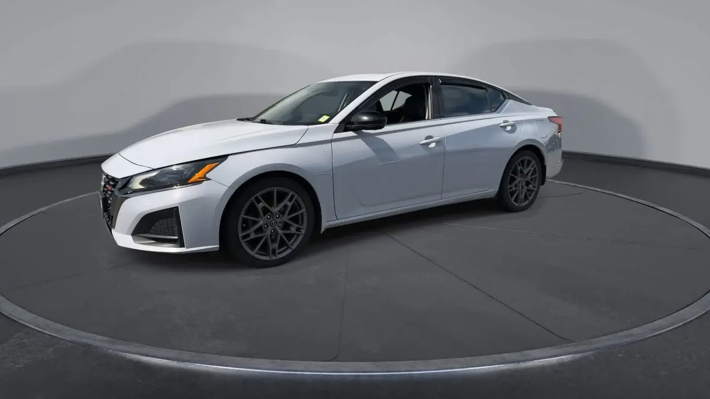2023 Nissan Altima 2.0 SR