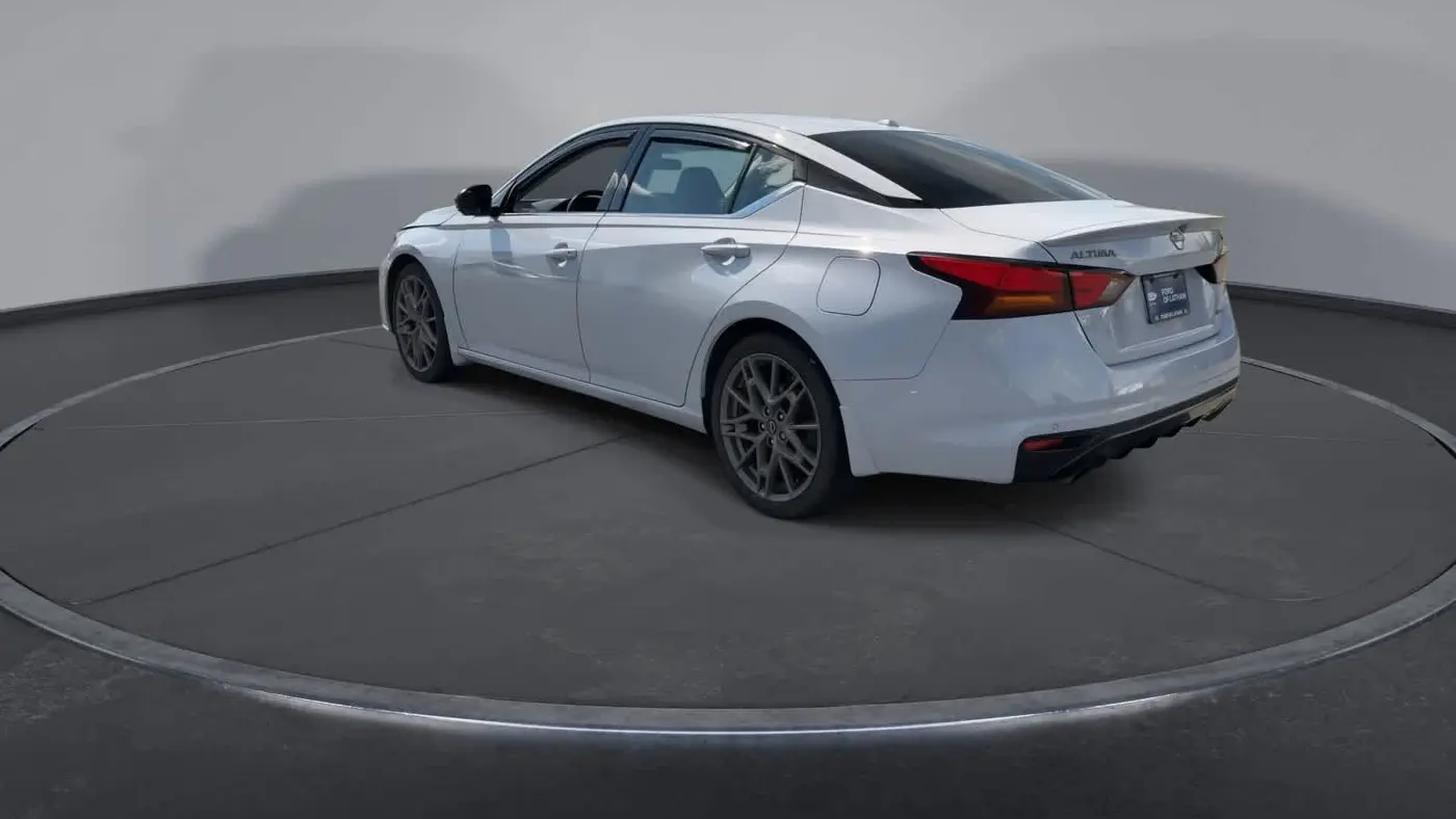2023 Nissan Altima 2.0 SR