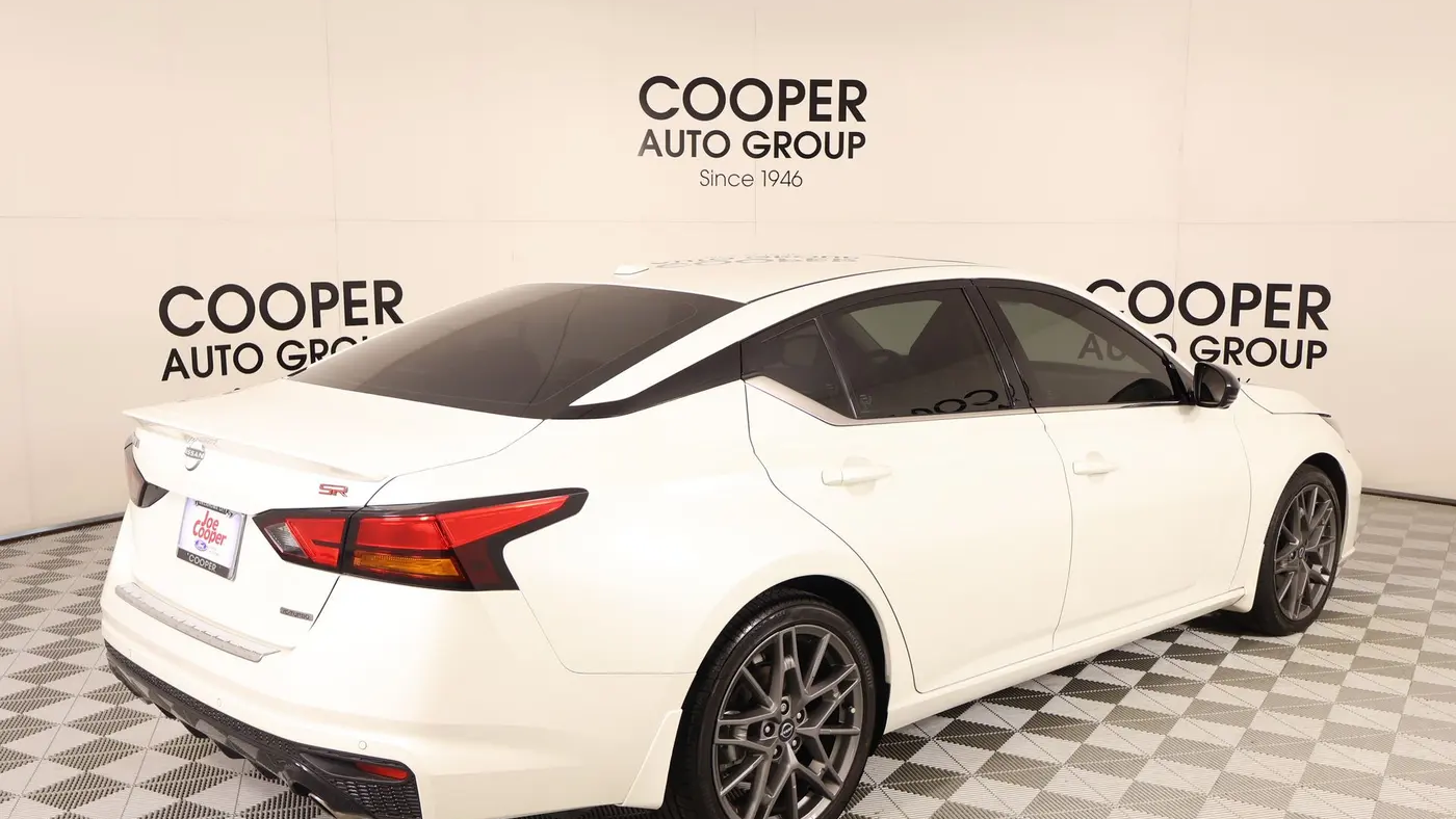 2023 Nissan Altima 2.0 SR