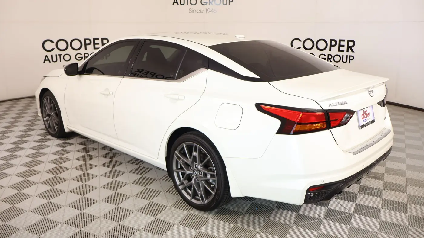 2023 Nissan Altima 2.0 SR