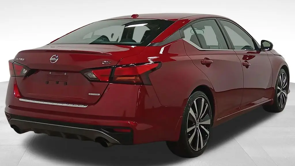 2022 Nissan Altima 2.0 SR