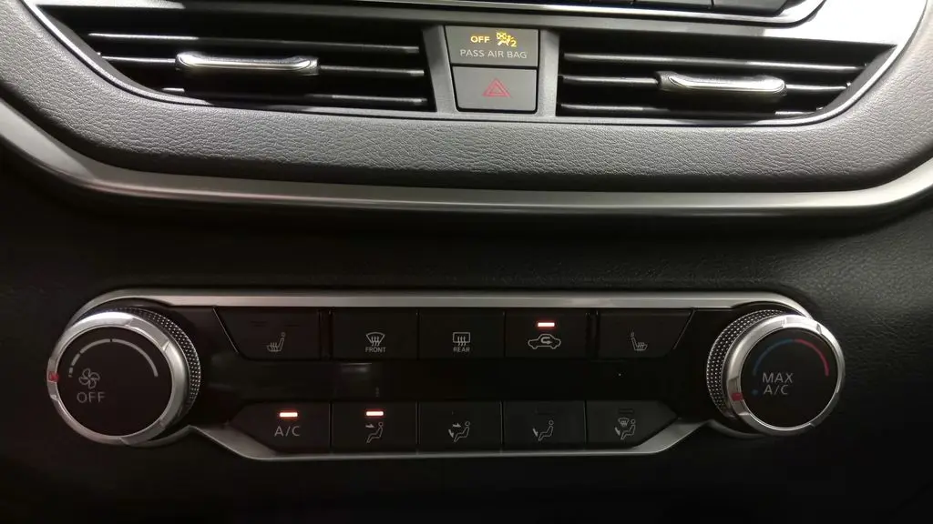 2022 Nissan Altima 2.0 SR