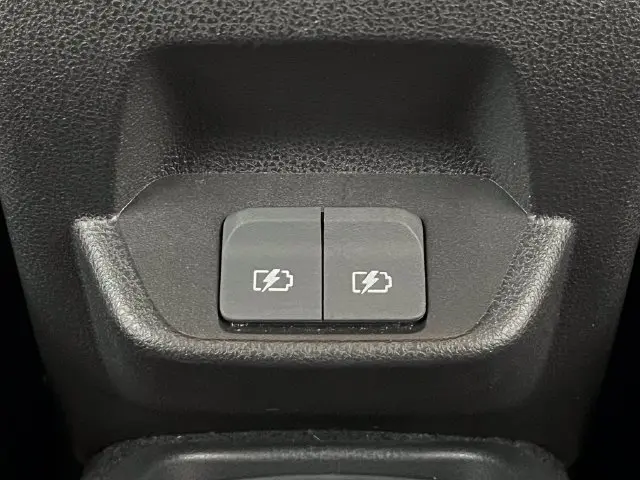 2025 Nissan LEAF - $14,996